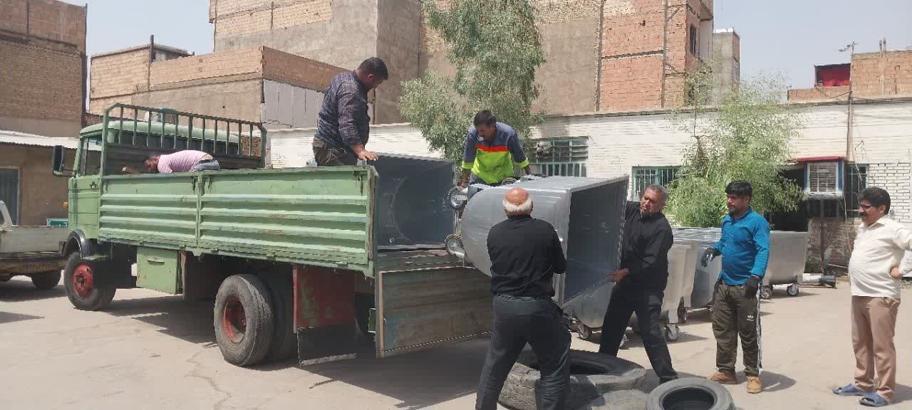  شهردار خبر داد؛ خرید و جانمایی مخازن جدید زباله در سطح شهر فرون آباد