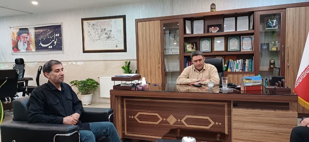 رئیس اداره پست شهرستان پاکدشت با شهردار فرون آباد دیدار کرد
