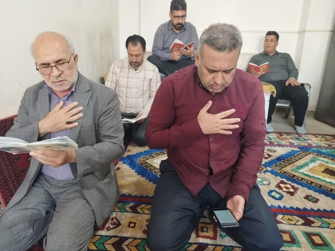  مراسم پر فیض زیارت عاشورا در شهرداری فرون آباد برگزار شد 