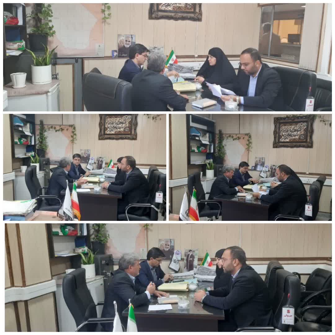  جلسه ی بررسی مشکلات صدور اسناد مالکیت در شهر فرون آباد برگزار شد