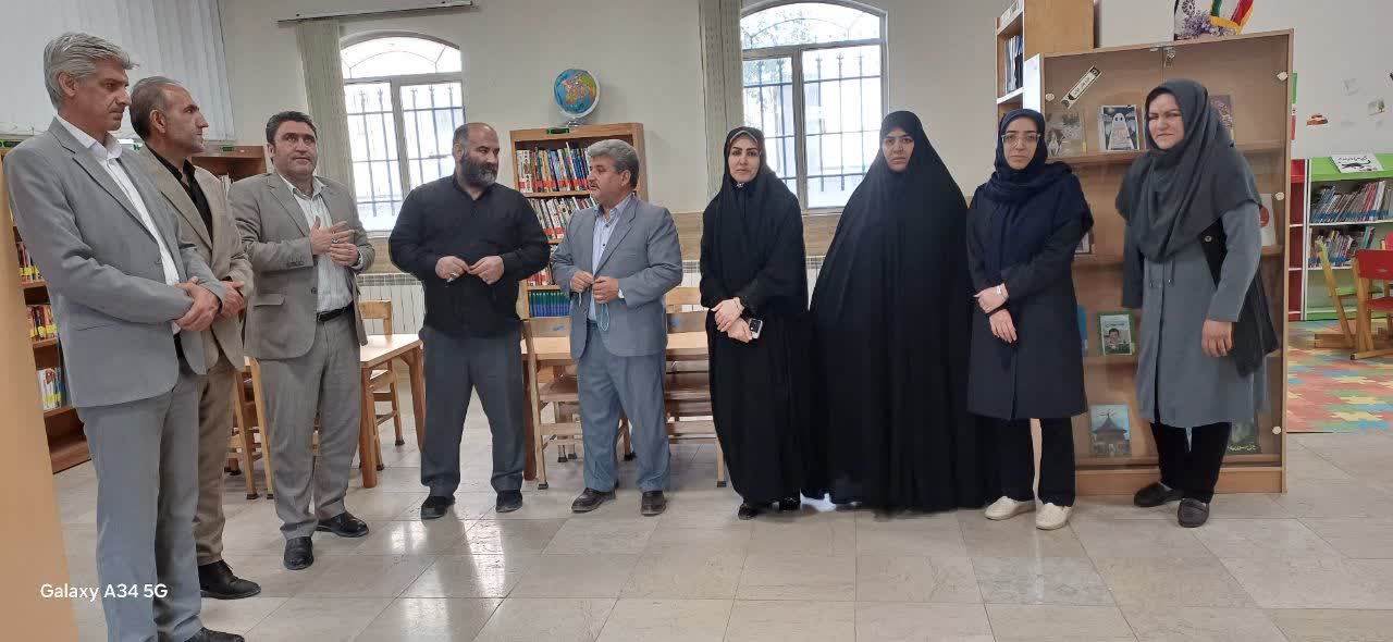  حضور شهردار و اعضای شورای شهر فرون آباد در کتابخانه‌های عمومی شهر