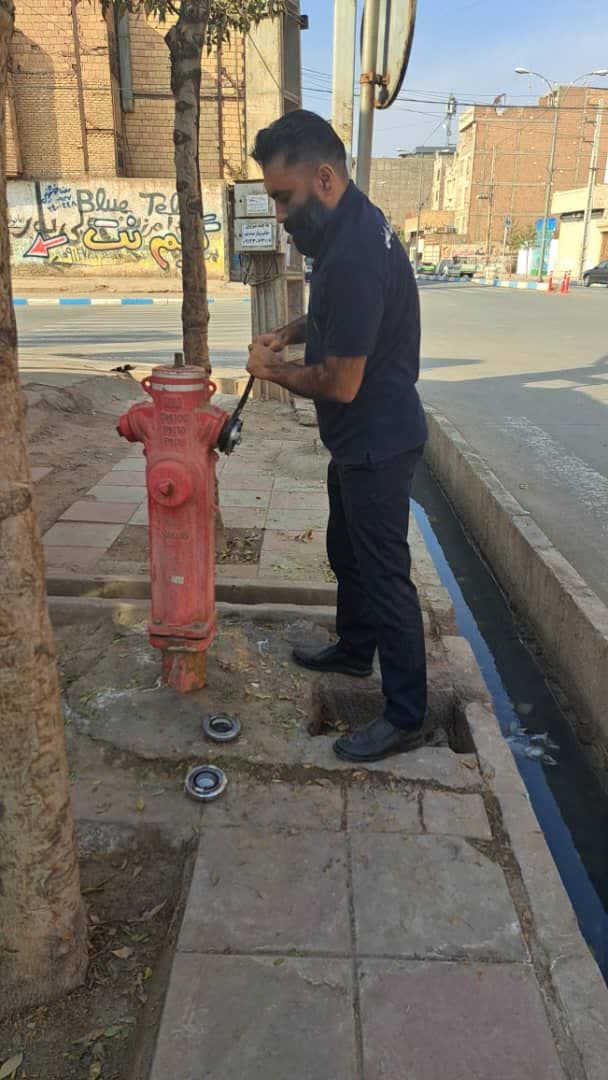 شهردار خبر داد؛ شیرهای هیدرانت سطح شهر فرون آباد تعمیر ش