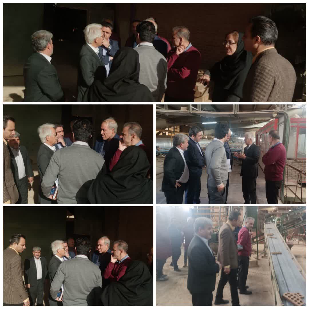 بازدید شهردار فرون آباد و مسئولین سازمان برنامه و بودجه از شرکت تکنوآجر