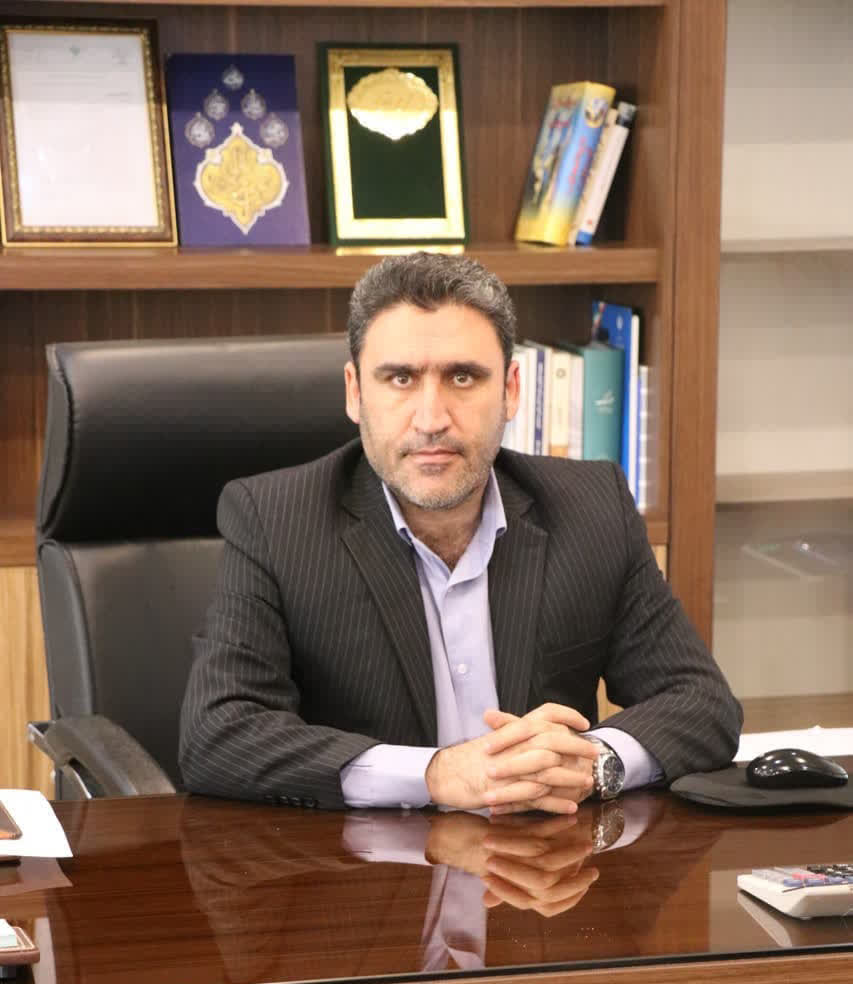 ارتقاء و تامین روشنایی معابر از دغدغه های مدیریت شهری است/ خرید پایه چراغ های جدید روشنایی معابر شهر فرون آباد