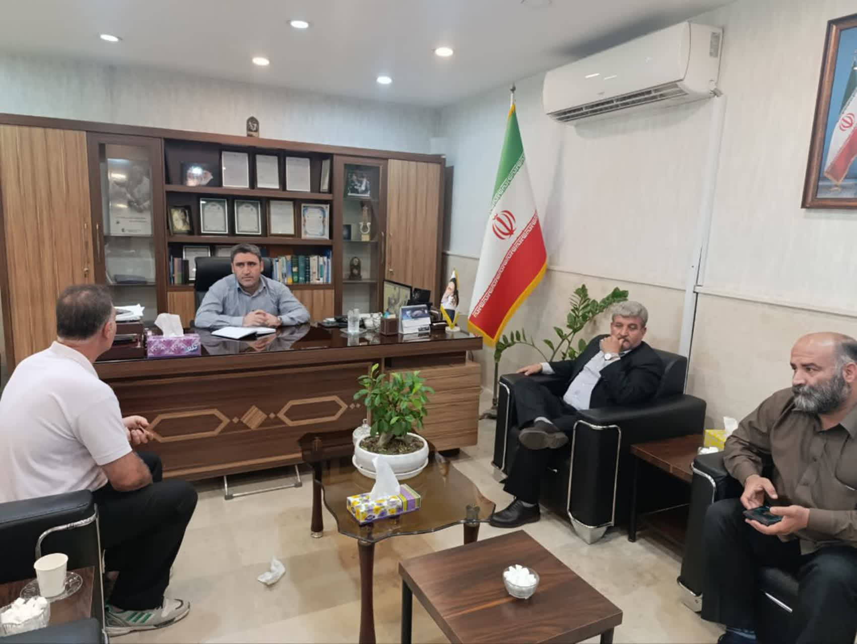 ملاقات مردمی شهردار فرون آباد با شهروندان برگزار شد