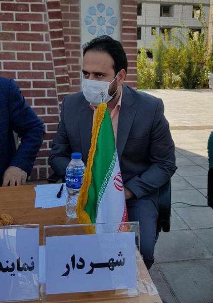 شهردار فرون آباد: دیدارهای مردمی نقش بسزایی در ایجاد امید و اعتماد در میان شهروندان دارد