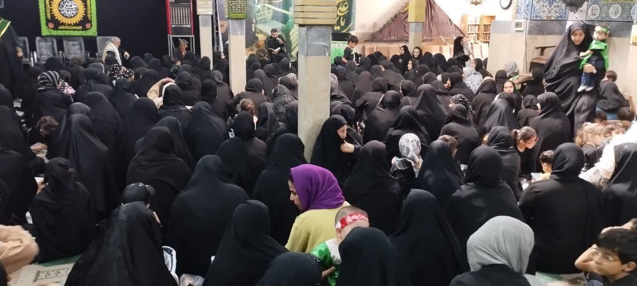  مراسم شیرخوارگان حسینی در شهر فرون آباد برگزار شد